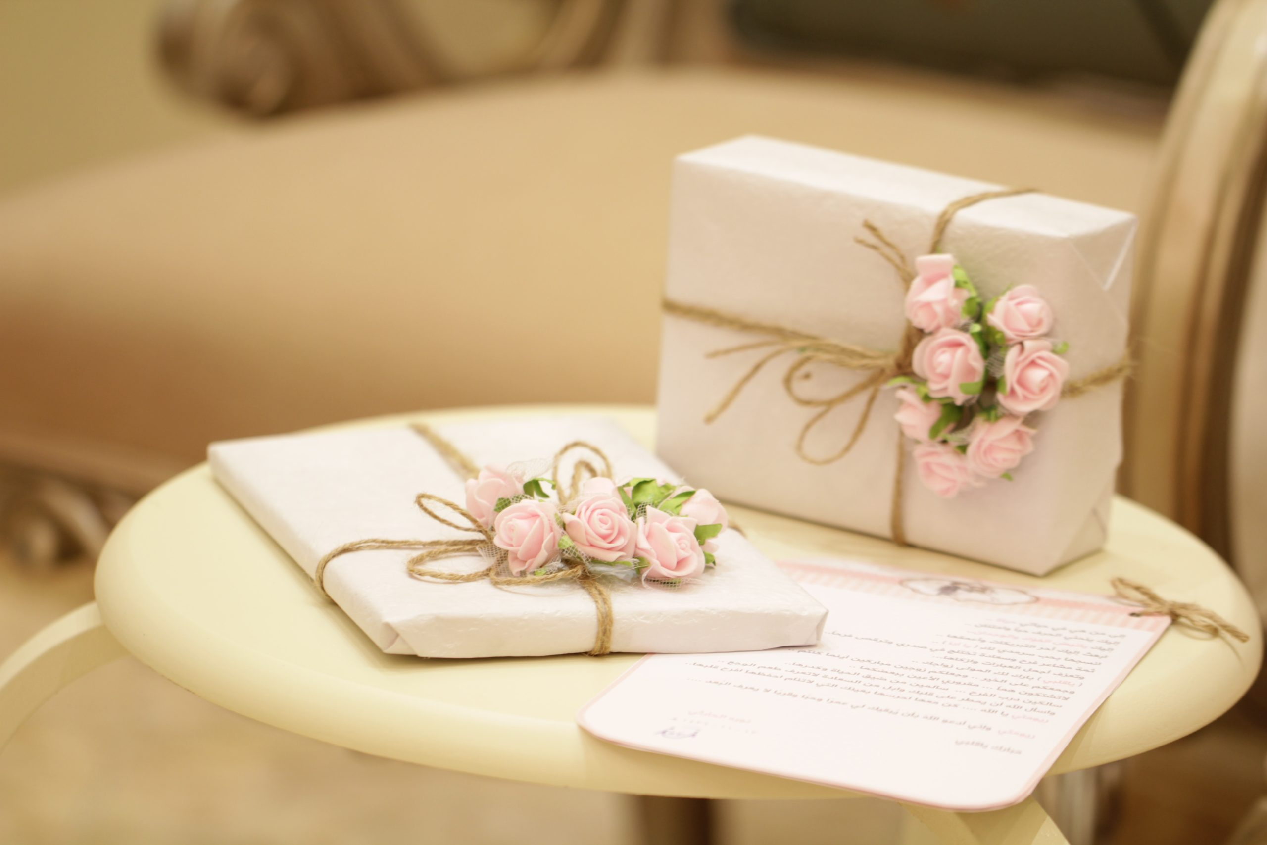 wedding-gift-etiquette-how-to-determine-the-right-amount-to-spend